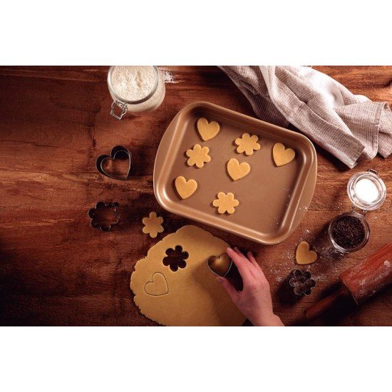 ASSADEIRA RASA TRAMONTINA BRASIL EM ALUMÍNIO COM REVESTIMENTO INTERNO E EXTERNO ANTIADERENTE STARFLON MAX VERMELHA 22 CM 1,4 L