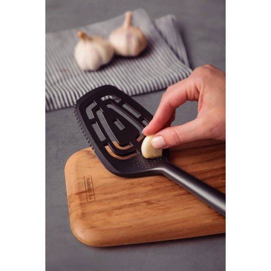 ESPÁTULA TRAMONTINA VERANO COM BOJO EM NYLON E CABO DE POLIPROPILENO COM MINI RALADOR CINZA