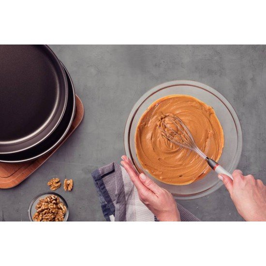 BATEDOR MANUAL TRAMONTINA VERANO COM HASTES EM AÇO INOX E CABO DE POLIPROPILENO ÔNIX