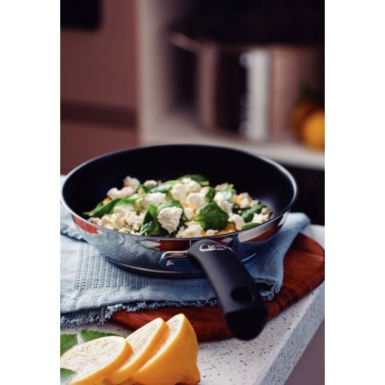 FRIGIDEIRA TRAMONTINA SOLAR SILICONE RASA EM AÇO INOX FUNDO TRIPLO REVESTIMENTO INTERNO ANTIADERENTE COM CABO DE SILICONE 24 CM 2,1 L