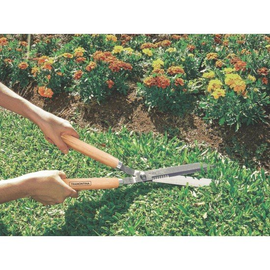 TESOURA PARA CERCA VIVA LAMINA METALICA SERRILHADA CABO DE MADEIRA TRAMONTINA