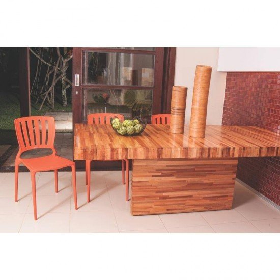 CADEIRA PLASTICA MONOBLOCO SOFIA LILAS ENCOSTO VAZADO VERTICAL