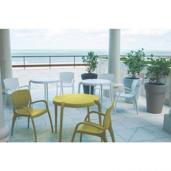 CADEIRA PLASTICA MONOBLOCO COM BRACOS CLARICE MARSALA