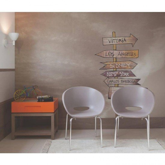 CADEIRA PLASTICA ELENA BRANCA COM PERNAS DE ALUMINIO POLIDAS TRAMONTINA