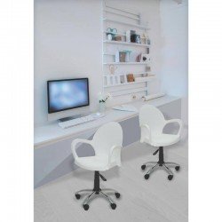 CADEIRA PLASTICA COM BRACOS GRACE PRETA COM RODIZIO EM ACO INOX