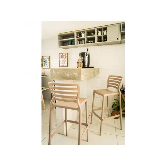 CADEIRA PLASTICA MONOBLOCO SOFIA CAMUR A ENCOSTO VAZADO HORIZONTAL ALTA BAR TRAMONTINA