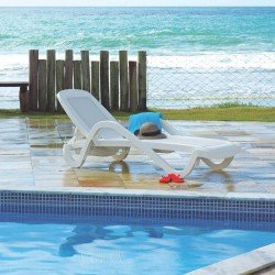 ESPREGUICADEIRA PLASTICA CANCUN BRANCA COM TELA PLASTICA AMARELA