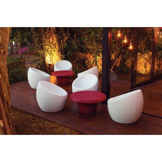 POLTRONA OCA EM POLIETILENO BRANCO TRAMONTINA