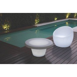 POLTRONA OCA LUMIERE COM LÂMPADA LED EM POLIETILENO TRAMONTINA