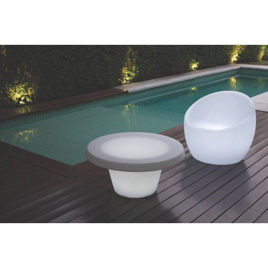 POLTRONA OCA LUMIERE COM LÂMPADA LED EM POLIETILENO TRAMONTINA