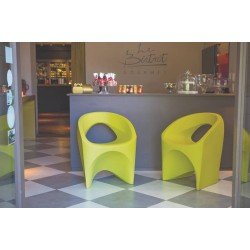 POLTRONA JET GRAFITE EM POLIETILENO TRAMONTINA