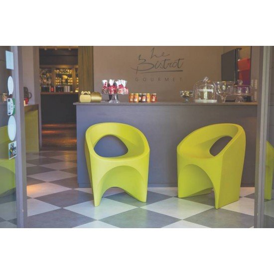 POLTRONA JET GRAFITE EM POLIETILENO TRAMONTINA