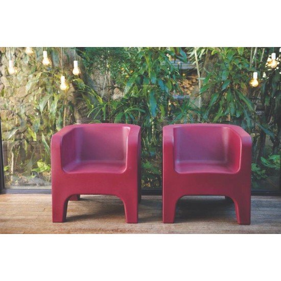 POLTRONA TONIC MARSALA EM POLIETILENO TRAMONTINA