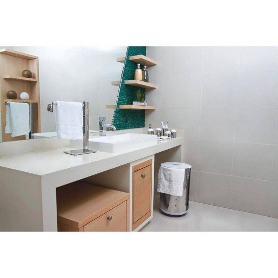 CESTO DE ROUPA BELLA TRAMONTINA ACO INOX ACABAMENTO SCOTCH BRITE RODIZIO E TAMPA BRANCA EM MDF 65KG