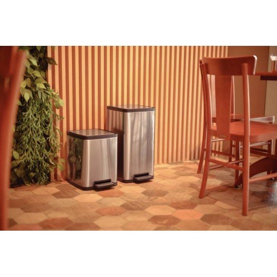 LIXEIRA TRAMONTINA OCTOS EM AÇO INOX COM BALDE REMOVÍVEL E PEDAL 15 L