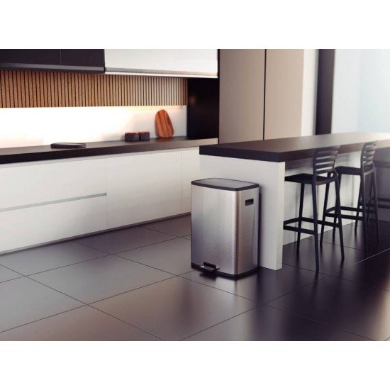LIXEIRA TRAMONTINA OCTOS EM AÇO INOX COM BALDE REMOVÍVEL E PEDAL 45 L